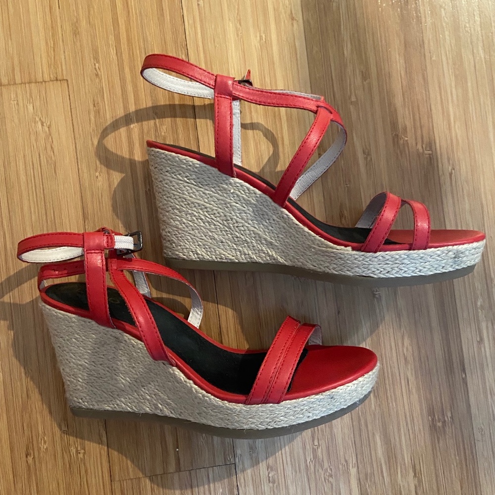 Red Stripes Platform Sandals